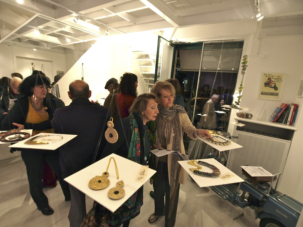 EsterMisto-GalleriadarteLAcantoMilanoMariellaTorreIlGioiello-20121127-219.jpg