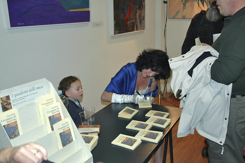 EsterMisto-GalleriaZamenhofUnPugnoDiFioriBlu-DSC-9891.jpg